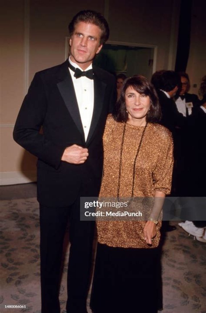 Casey Coates, Ted Danson's ex-wife ·
