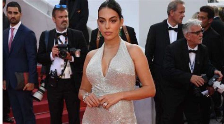 Georgina Rodriguez Biography, Age, Wiki, Height, Weight, Boyfriend, Family & More ·