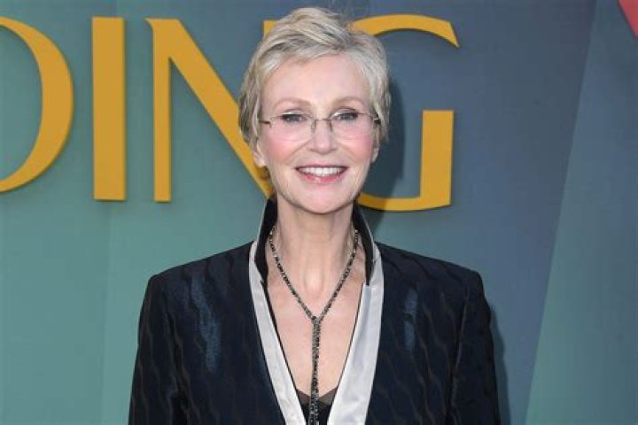 Jane Lynch's Net Worth Unveiled