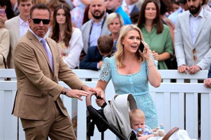Know About her Husband, Age and Kids ·