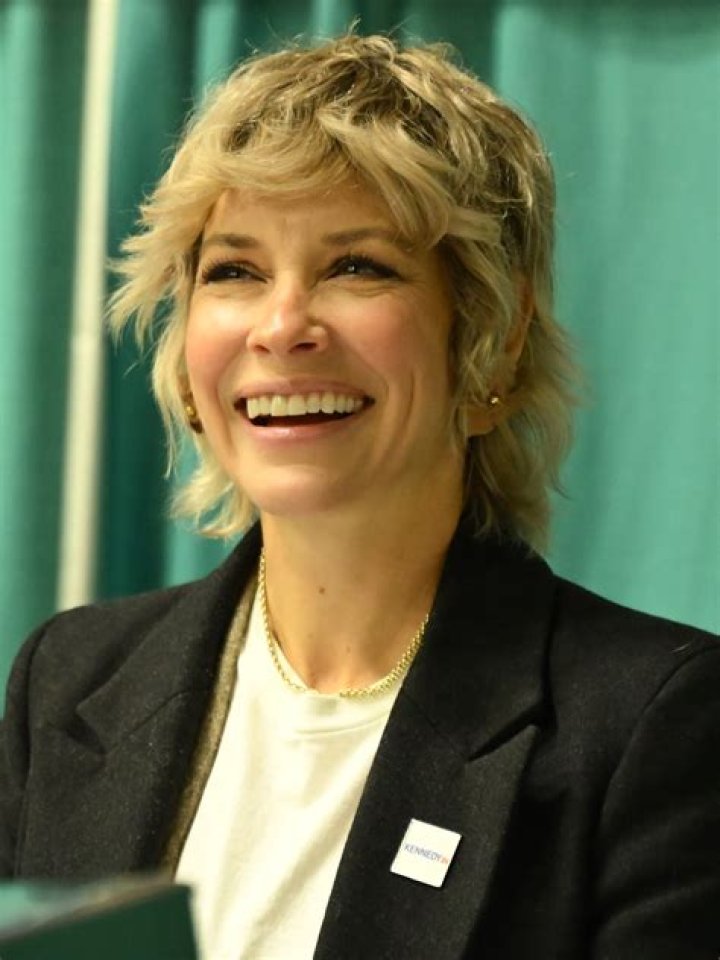 Know More About Evangeline Lilly and Children ·
