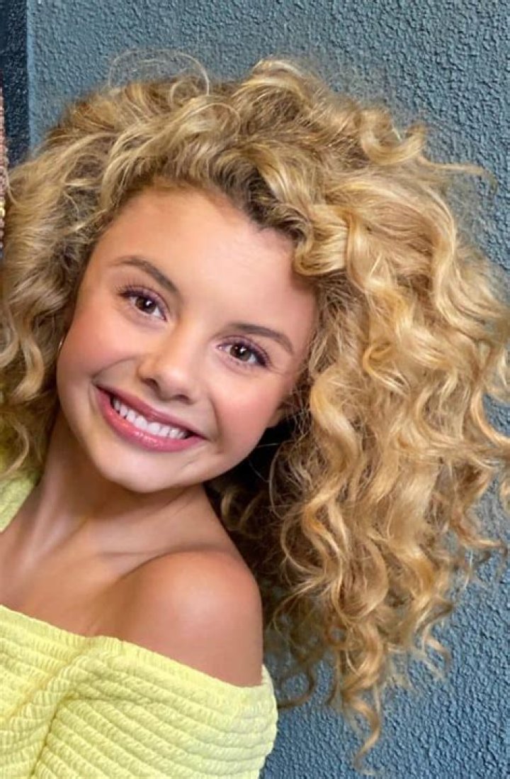Mallory James Mahoney – biography, celebrities and family