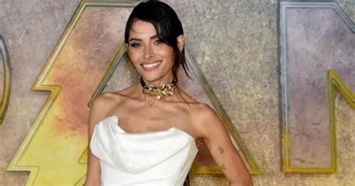 Sarah Shahi Has Three Kids With This Well-Known Actor |
