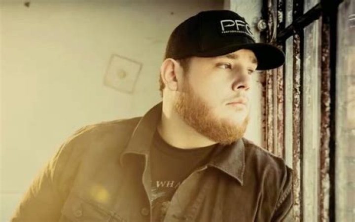 Unveiling Luke Combs' Political Affiliation: Democrats Or Otherwise?