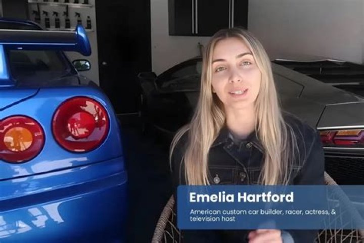 Who YouTuber is Emelia Hartford? Her Age, Partner & More